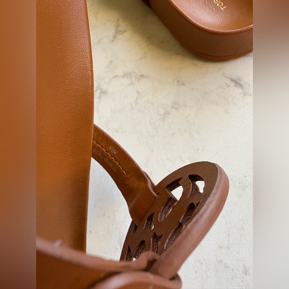 Tory Burch Thong Sandal 6.5 Brand NEW - Picture 7 of 10